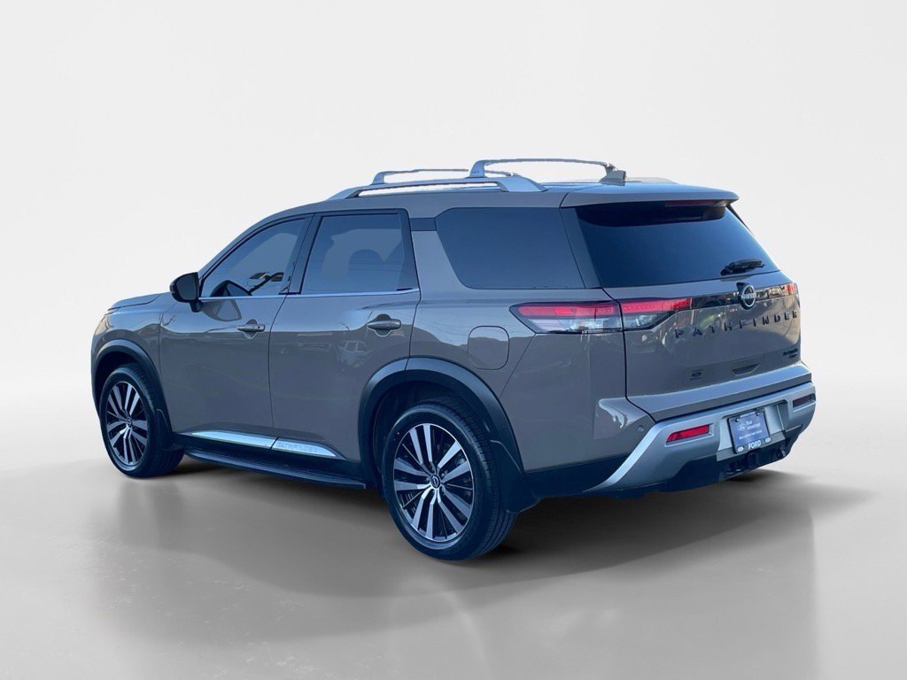 Used 2024 Nissan Pathfinder Platinum w/ Lighting Package (N93) image 5