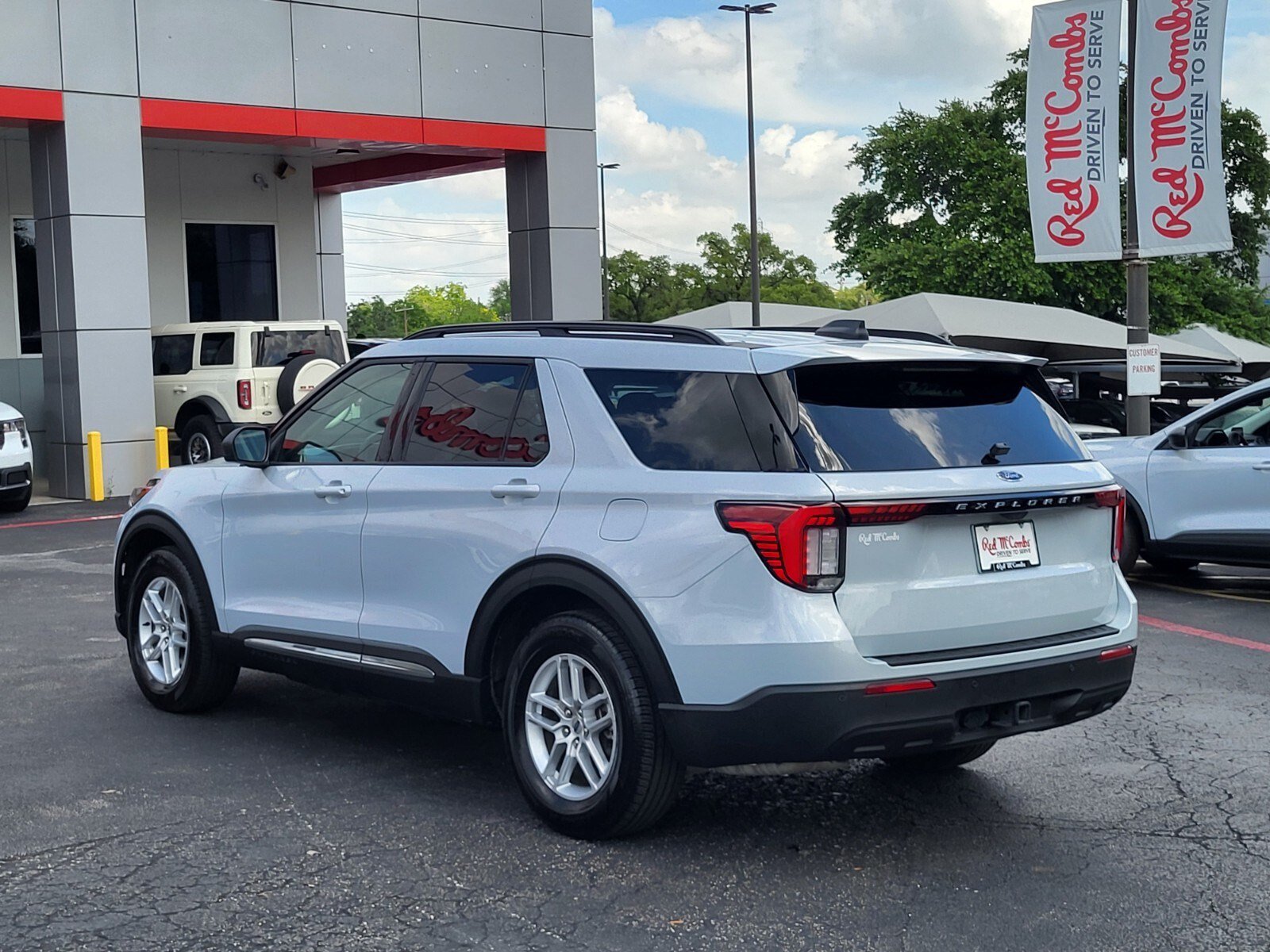 Certified 2025 Ford Explorer Active RWD image 6