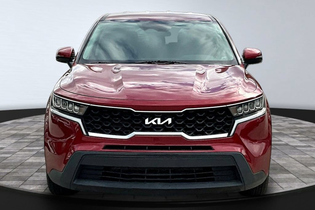 Used 2023 Kia Sorento LX FWD image 2