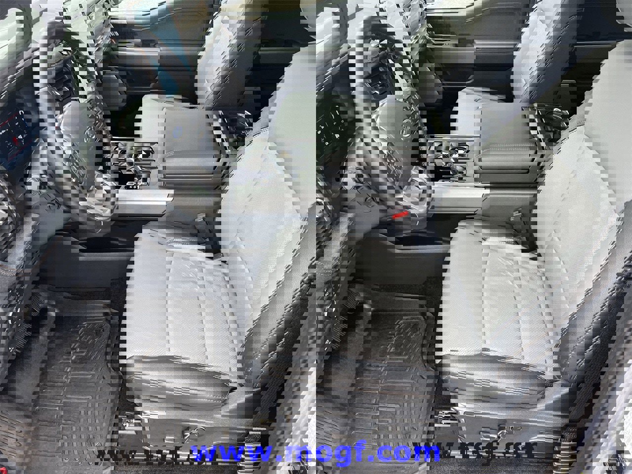 Certified 2022 Ford F150 Lightning Lariat w/ Equipment Group 511A High image 28