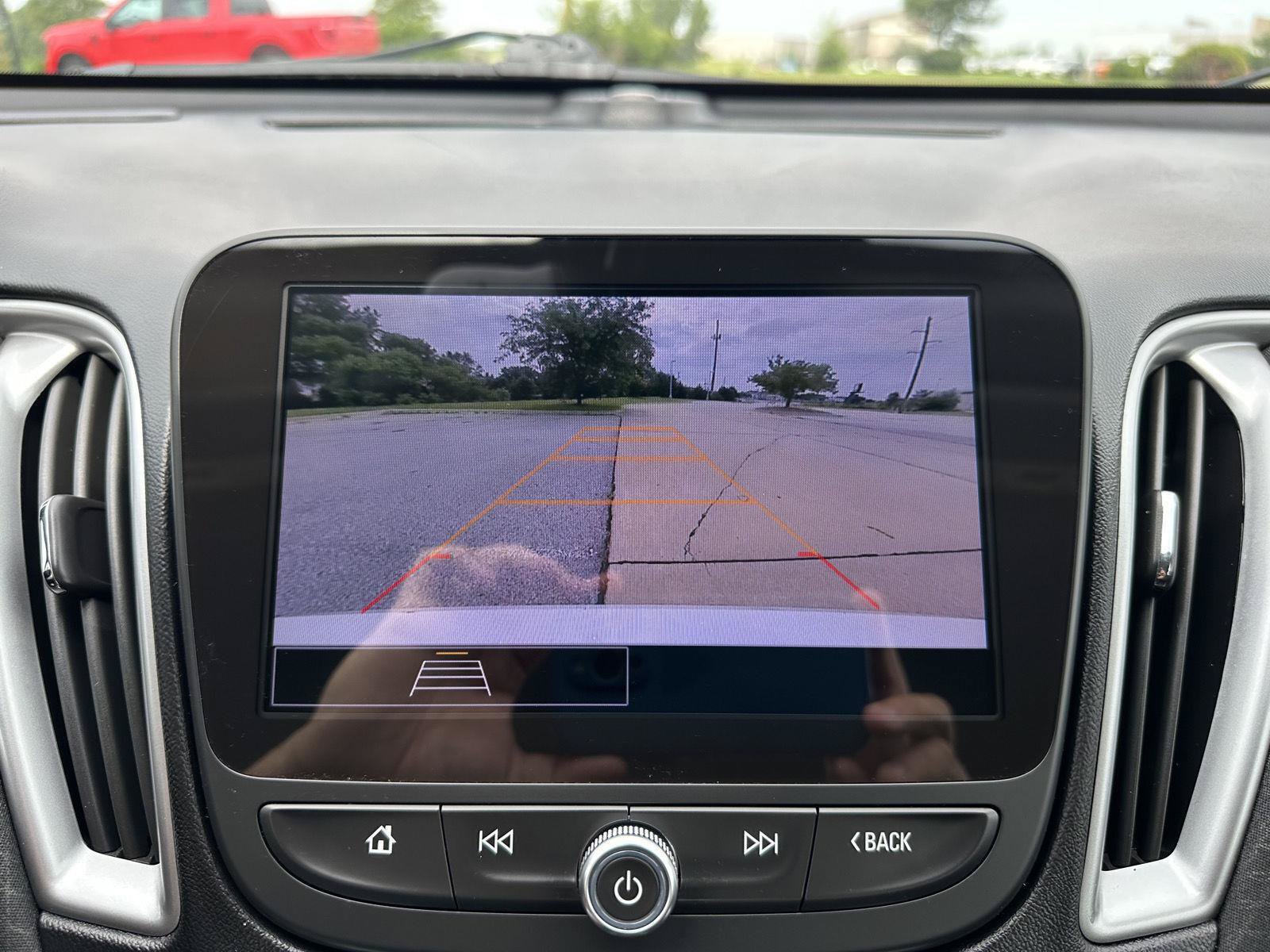 Used 2025 Chevrolet Malibu LT FWD image 23
