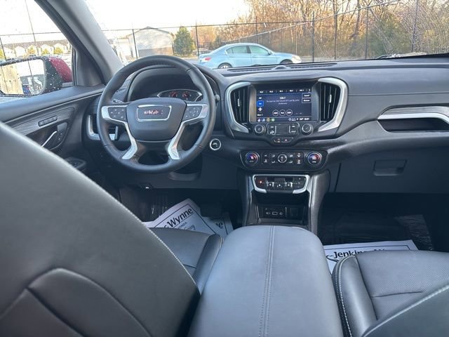 Used 2024 GMC Terrain SLT w/ LPO, Cargo Package image 9