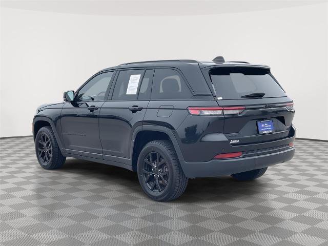 Used 2024 Jeep Grand Cherokee Laredo AWD/4WD image 9