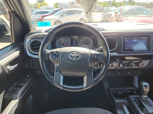 Used 2017 Toyota Tacoma TRD Off-Road w/ Tow Package (A/T) AWD/4WD image 9