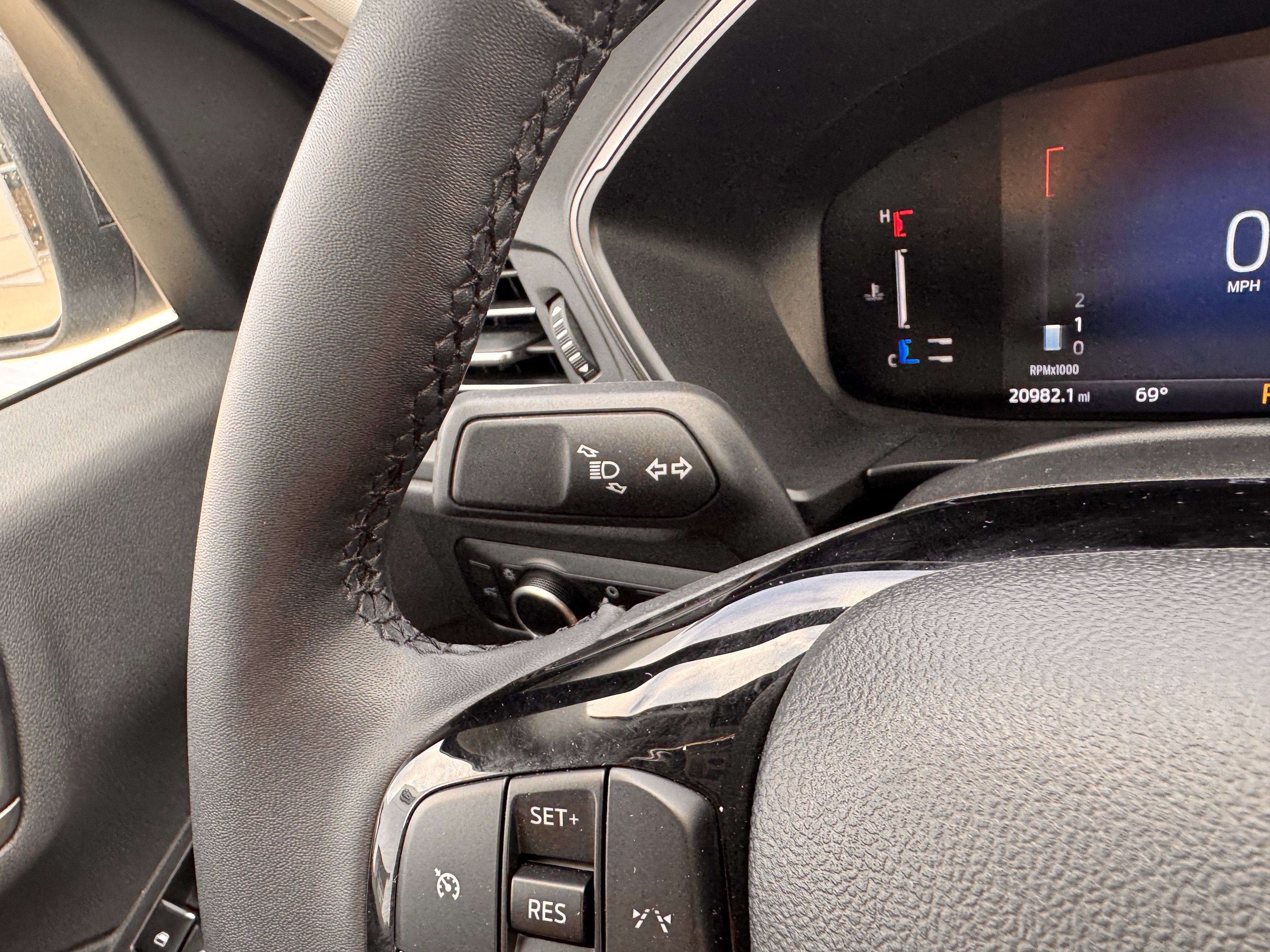 Certified 2024 Ford Escape Active w/ Cold Weather Package image 15