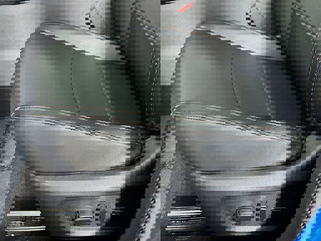 Used 2025 Nissan Sentra SR w/ SR Premium Package image 30