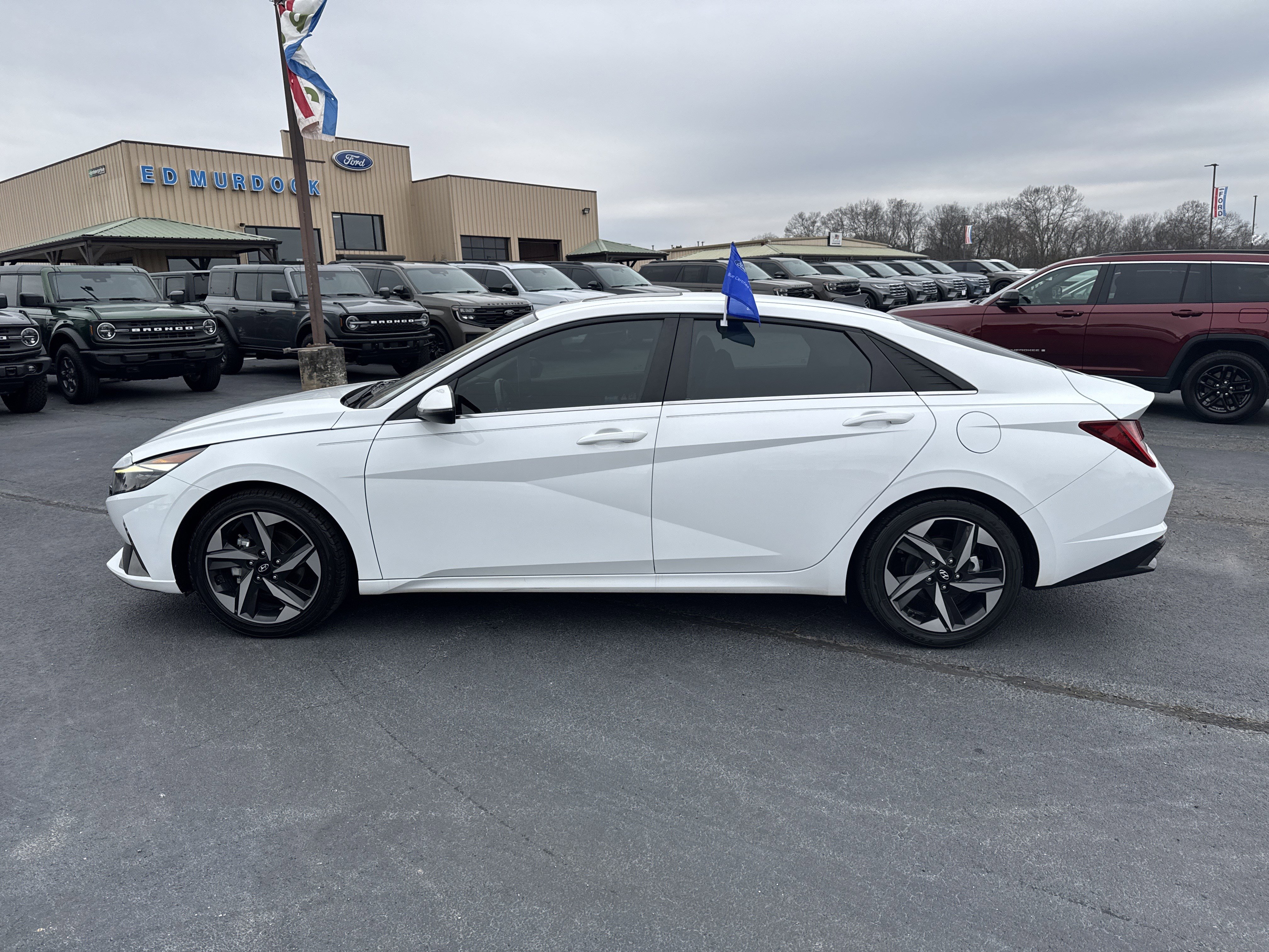 Used 2023 Hyundai Elantra Limited w/ Cargo Package image 8