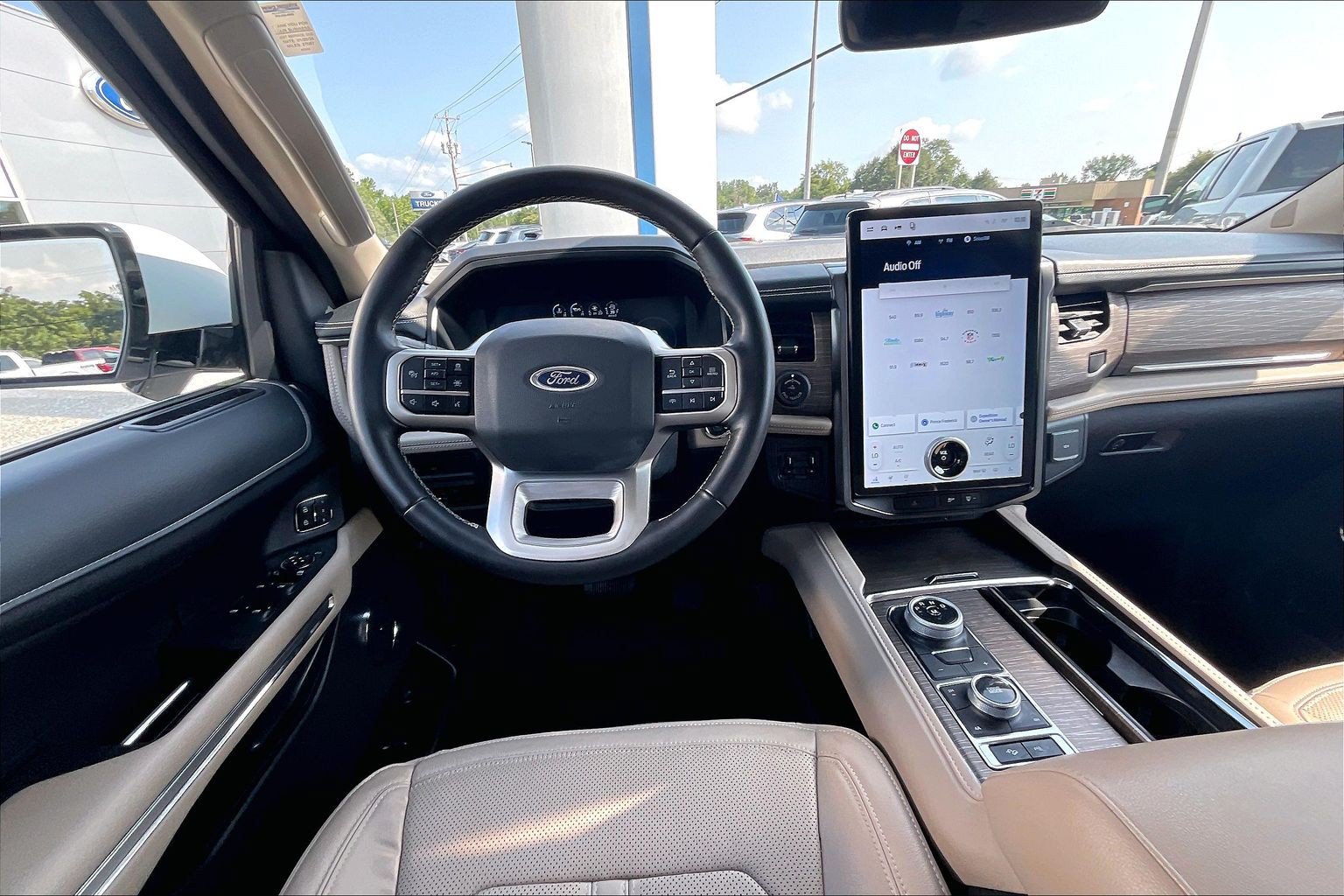 Certified 2023 Ford Expedition Limited AWD/4WD image 5