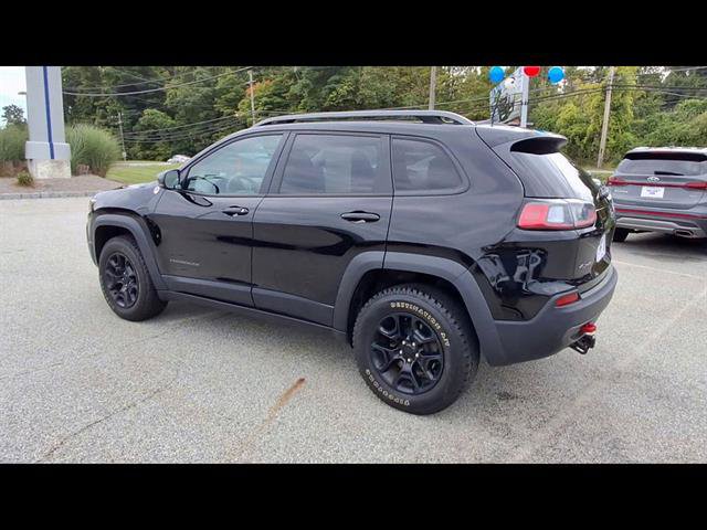 Used 2020 Jeep Cherokee Trailhawk AWD/4WD image 35