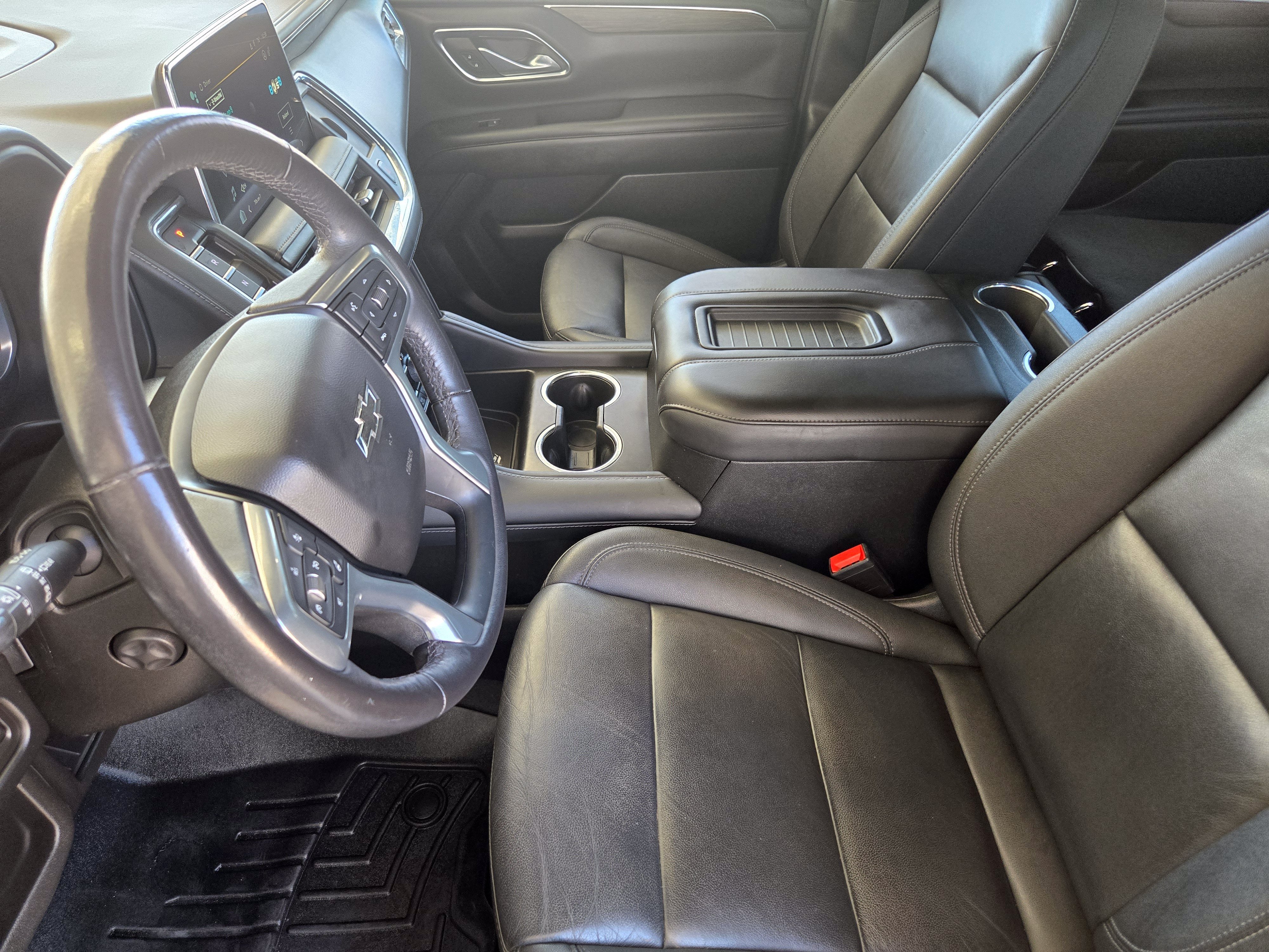 Used 2023 Chevrolet Tahoe Z71 w/ Luxury Package AWD/4WD image 9