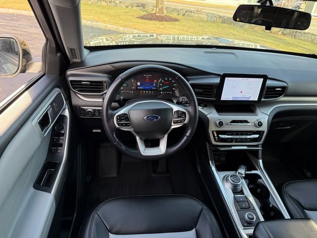 Certified 2022 Ford Explorer XLT w/ Equipment Group 202A image 6