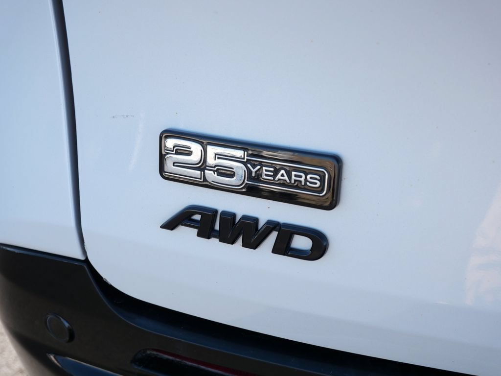 Used 2023 Toyota Sienna XSE AWD/4WD image 9