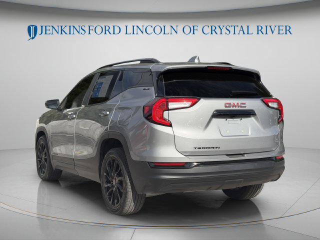 Used 2024 GMC Terrain SLE w/ Driver Convenience Package FWD image 6