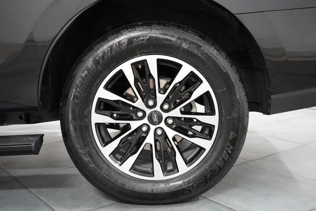 Certified 2025 Ford Expedition Platinum AWD/4WD image 35