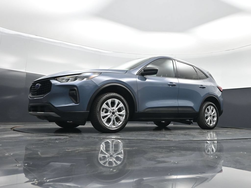 Certified 2025 Ford Escape Active AWD/4WD image 44