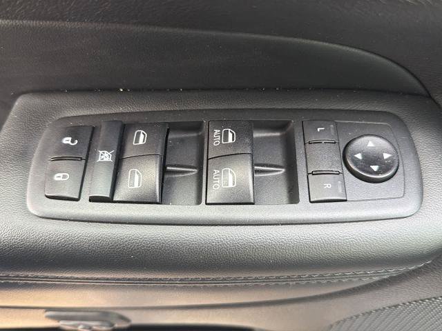 Used 2020 Jeep Grand Cherokee Limited AWD/4WD image 17