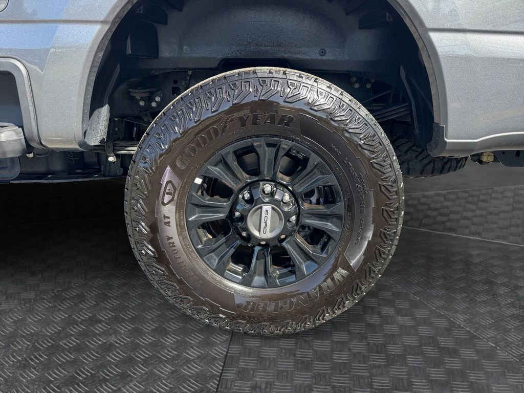 Certified 2025 Ford F350 Platinum w/ Tremor Off-Road Package AWD/4WD image 19