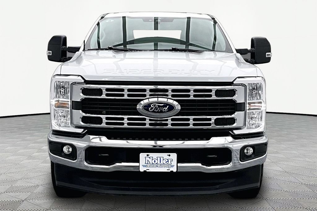 Certified 2025 Ford F250 XLT w/ FX4 Off-Road Package AWD/4WD image 3