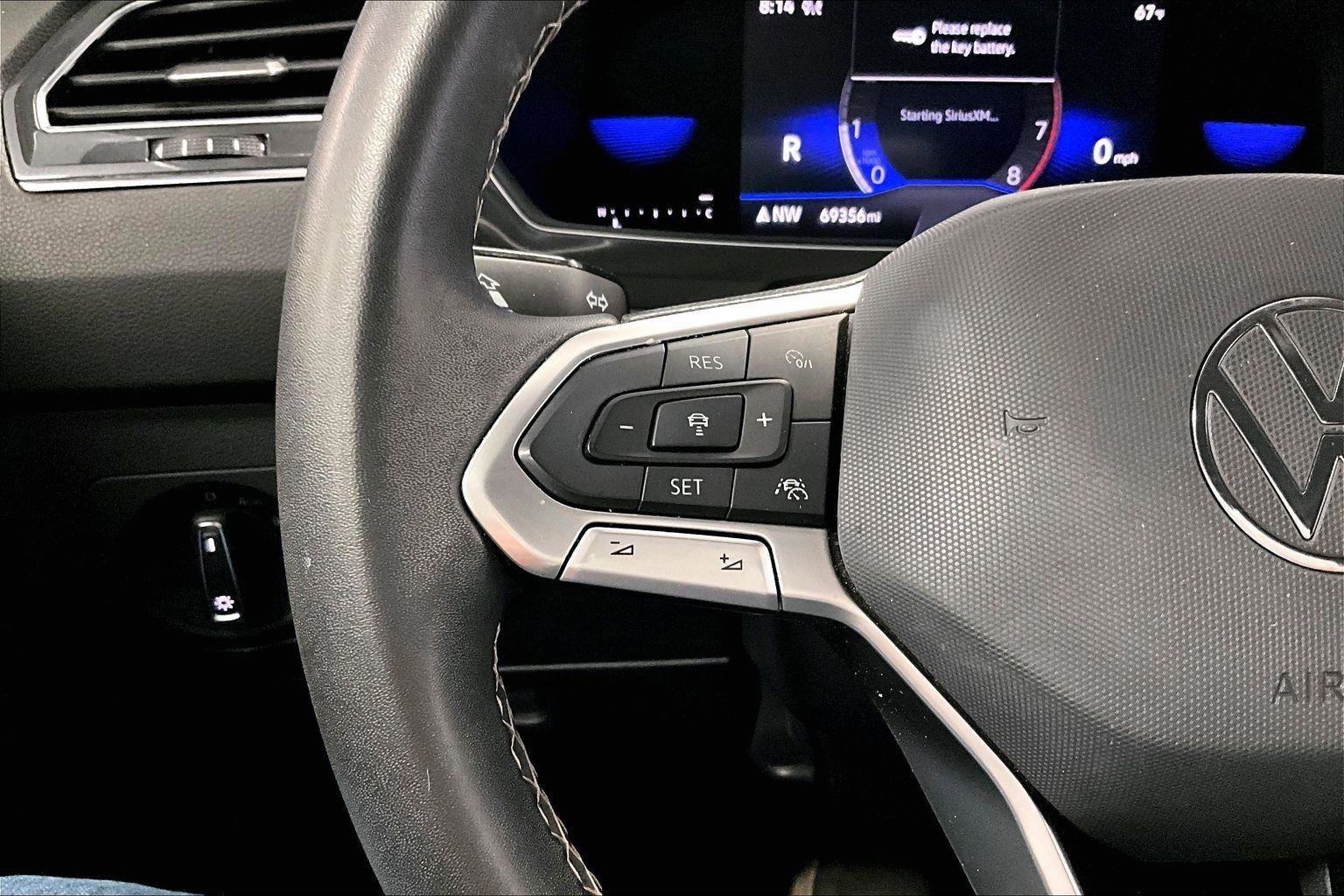 Used 2022 Volkswagen Tiguan SE image 17