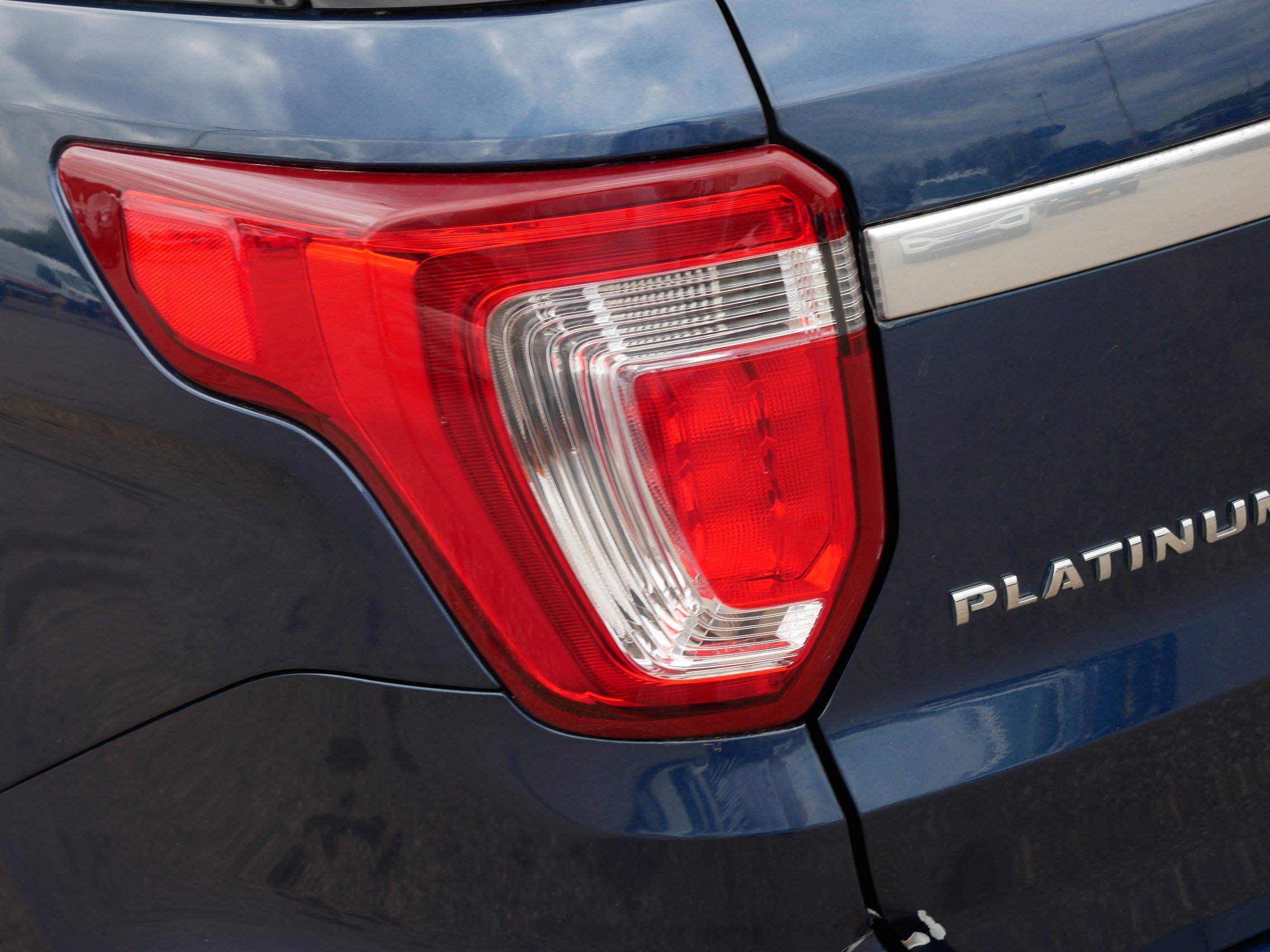 Certified 2017 Ford Explorer Platinum AWD/4WD image 17