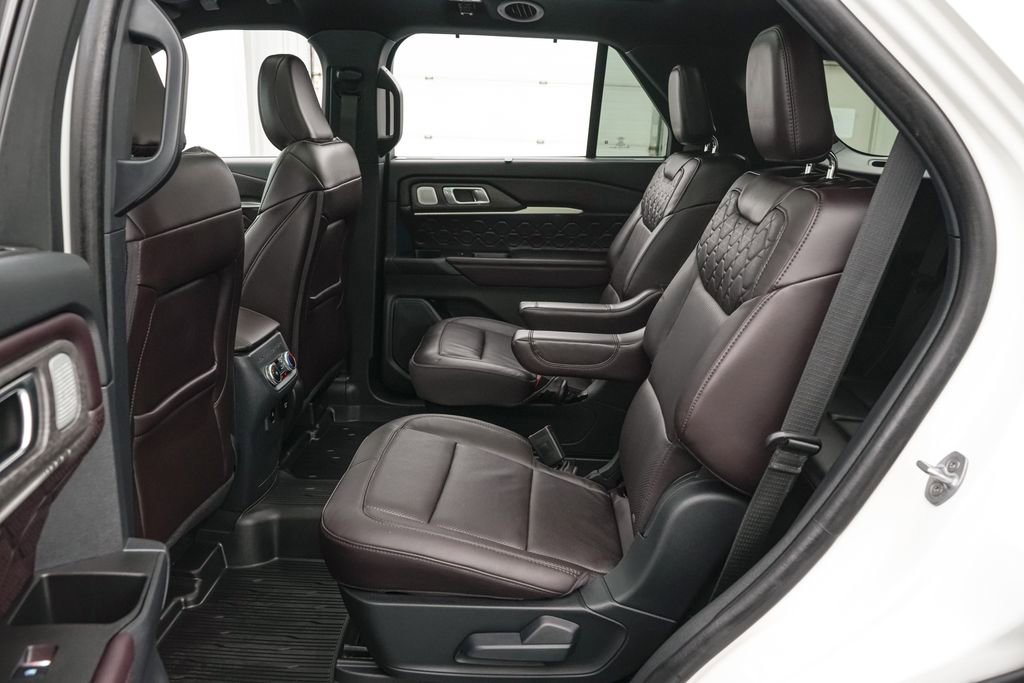 Certified 2025 Ford Explorer Platinum w/ Ultimate Package AWD/4WD image 20
