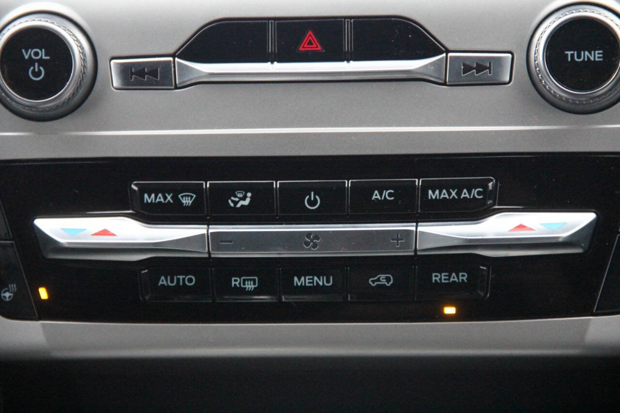 Certified 2022 Ford Explorer XLT w/ Equipment Group 202A image 19