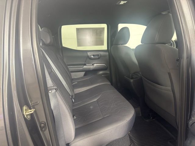 Used 2017 Toyota Tacoma TRD Sport AWD/4WD image 9