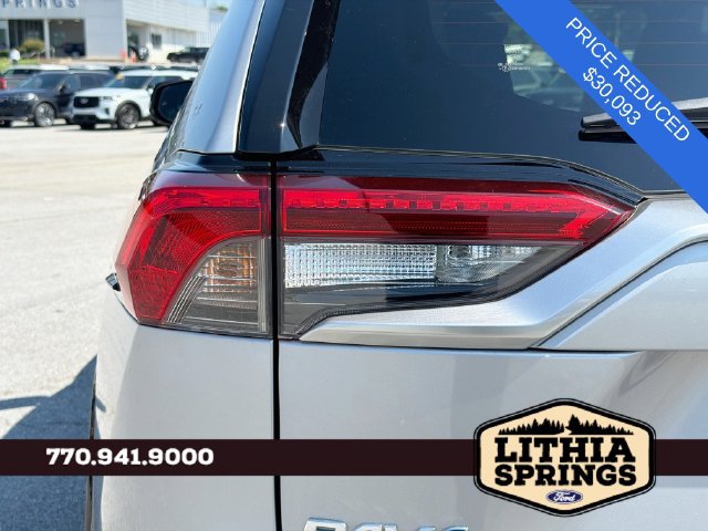 Used 2022 Toyota RAV4 XSE AWD/4WD image 10