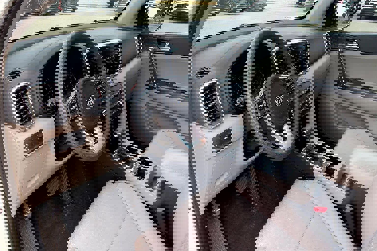 Used 2021 Kia Sportage LX image 16