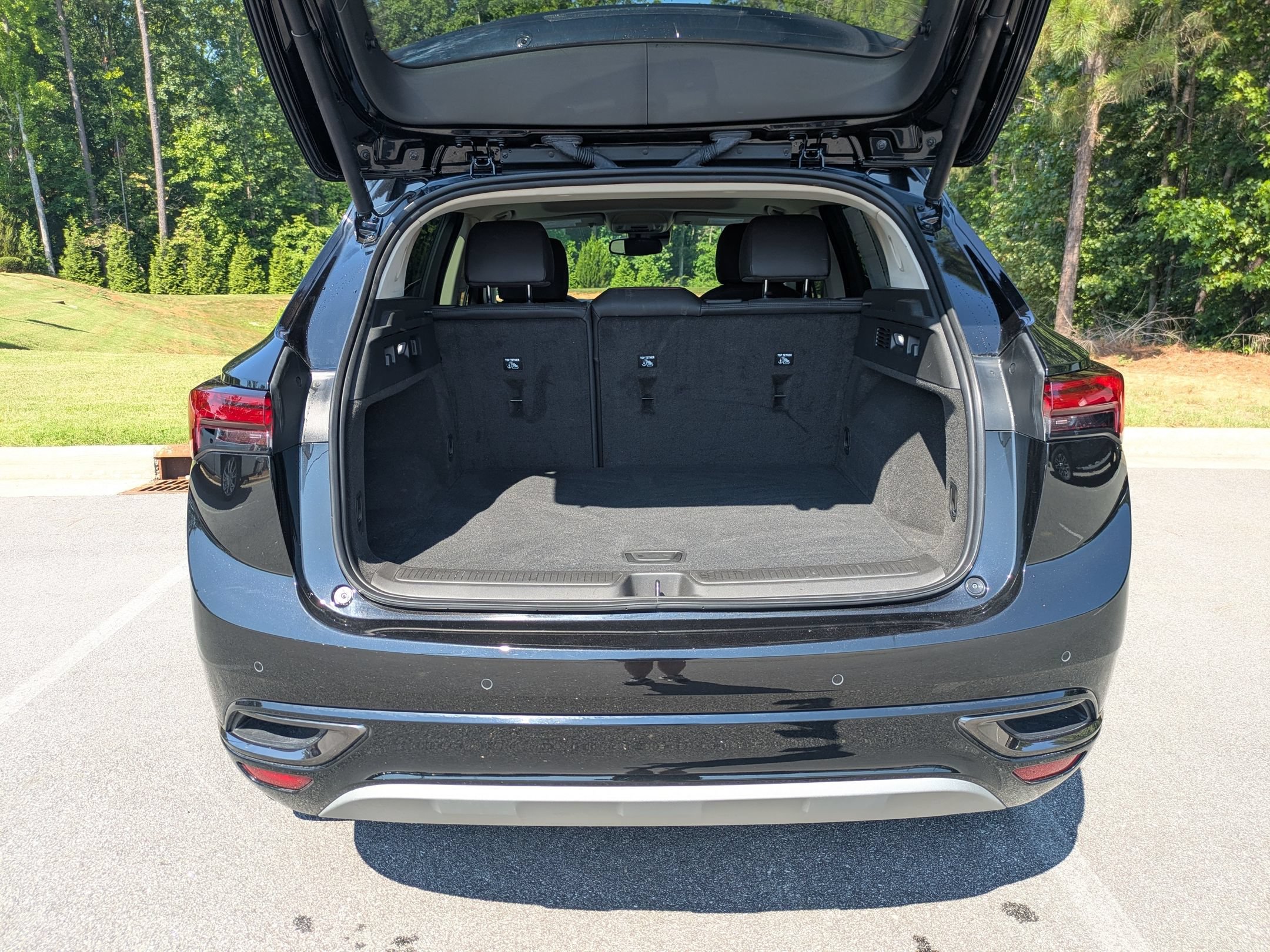Used 2023 Buick Envision Essence w/ Technology Package I AWD/4WD image 33