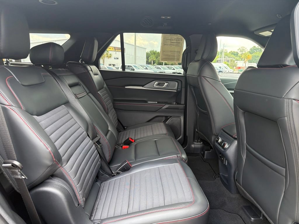 Certified 2026 Ford Explorer ST-Line RWD image 30