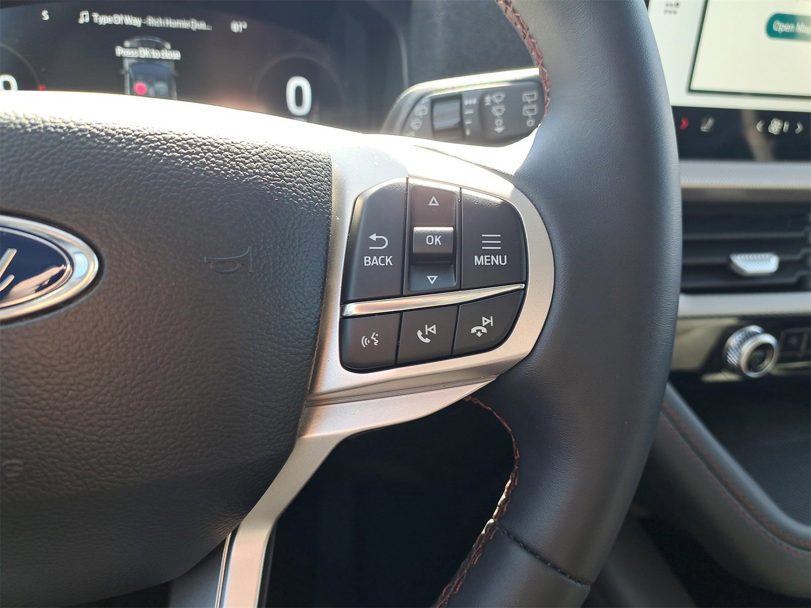 Certified 2025 Ford Explorer Active w/ Active Comfort Package image 20