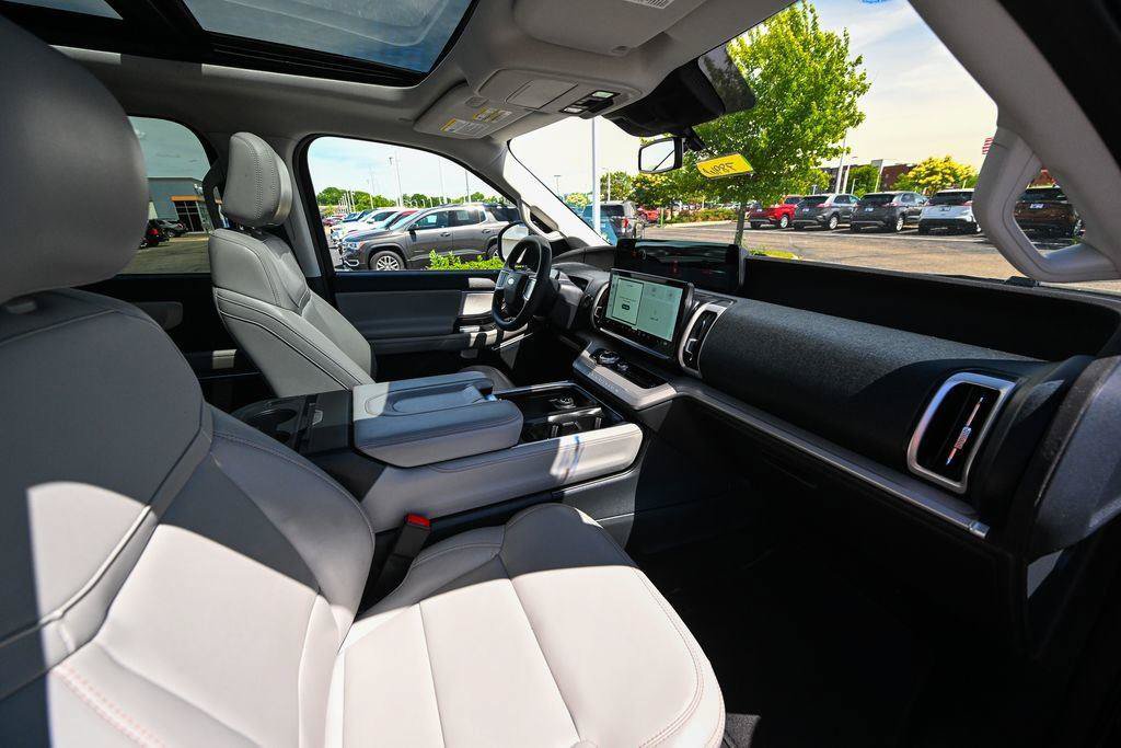 Certified 2025 Ford Expedition Active AWD/4WD image 26