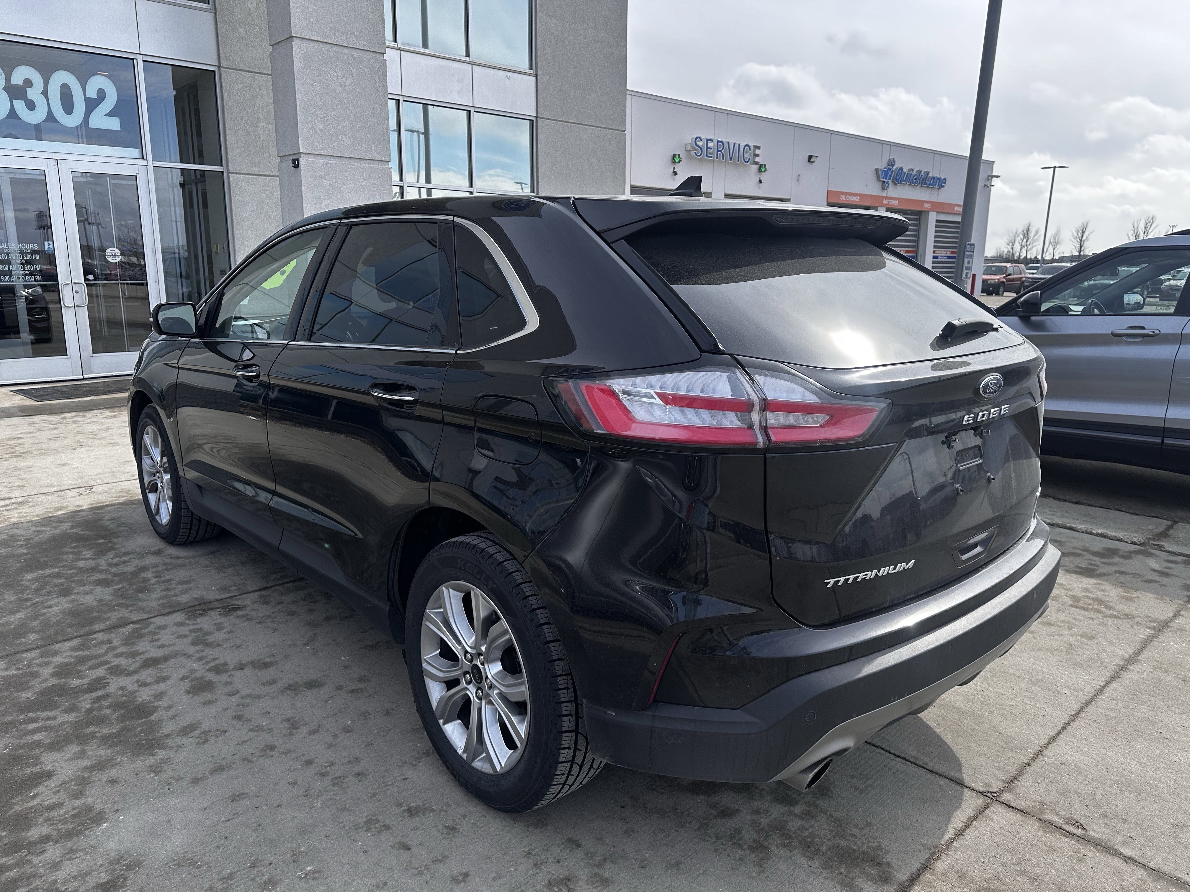 Certified 2024 Ford Edge Titanium image 3