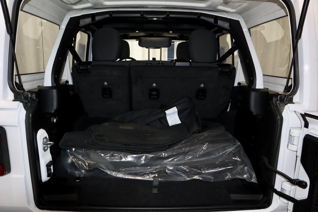 Used 2025 Jeep Wrangler Unlimited Sahara image 12