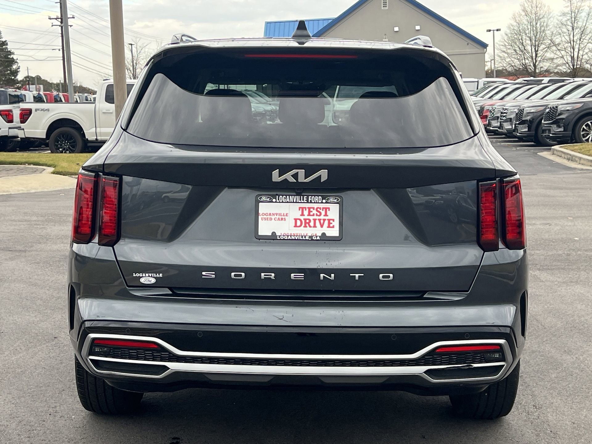 Used 2022 Kia Sorento S w/ Panoramic Sunroof Package image 3