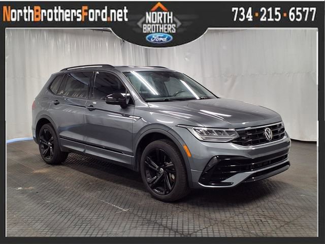 Used 2024 Volkswagen Tiguan SE R-Line AWD/4WD image 5