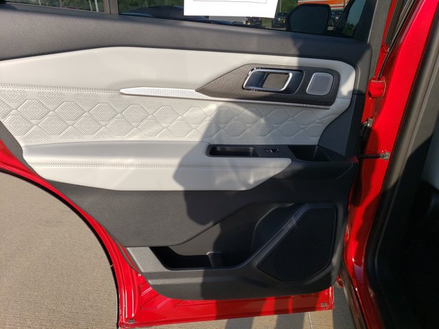 Certified 2026 Ford Explorer Platinum w/ LUX Leather Package AWD/4WD image 15