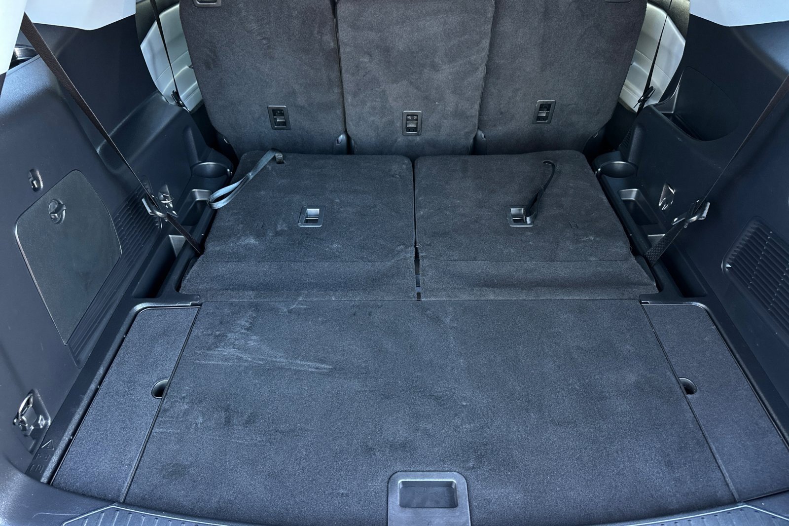 Certified 2022 Ford Explorer XLT w/ Equipment Group 202A image 15