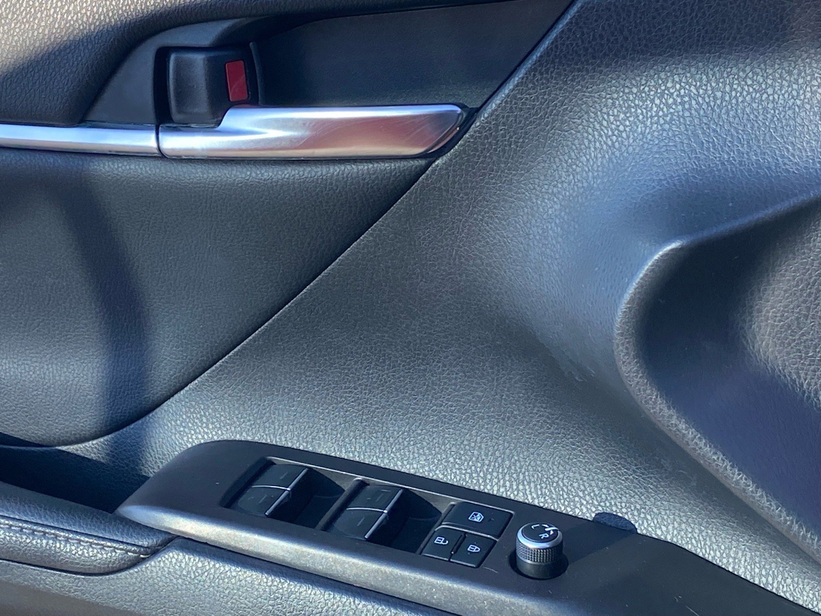 Used 2022 Toyota Camry XSE image 21