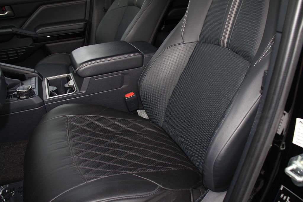 Used 2025 Toyota 4Runner Limited image 23