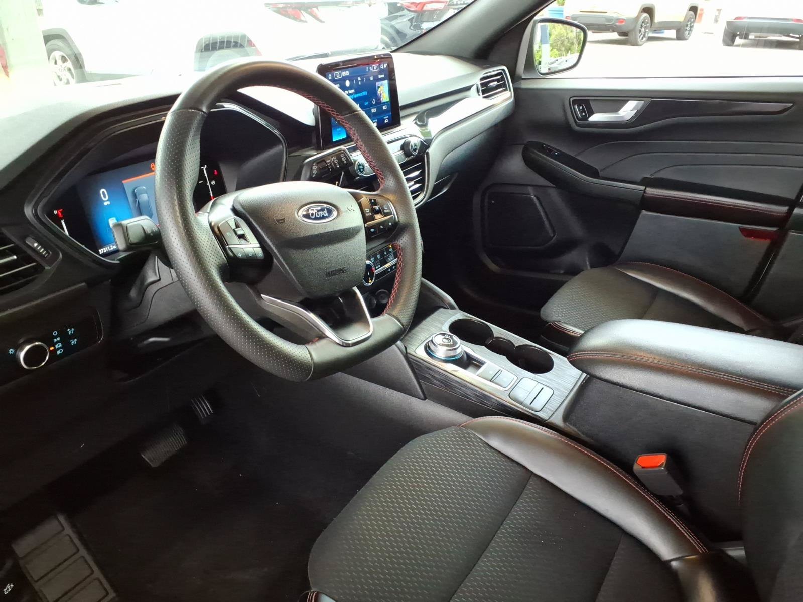 Certified 2025 Ford Escape ST-Line FWD image 10
