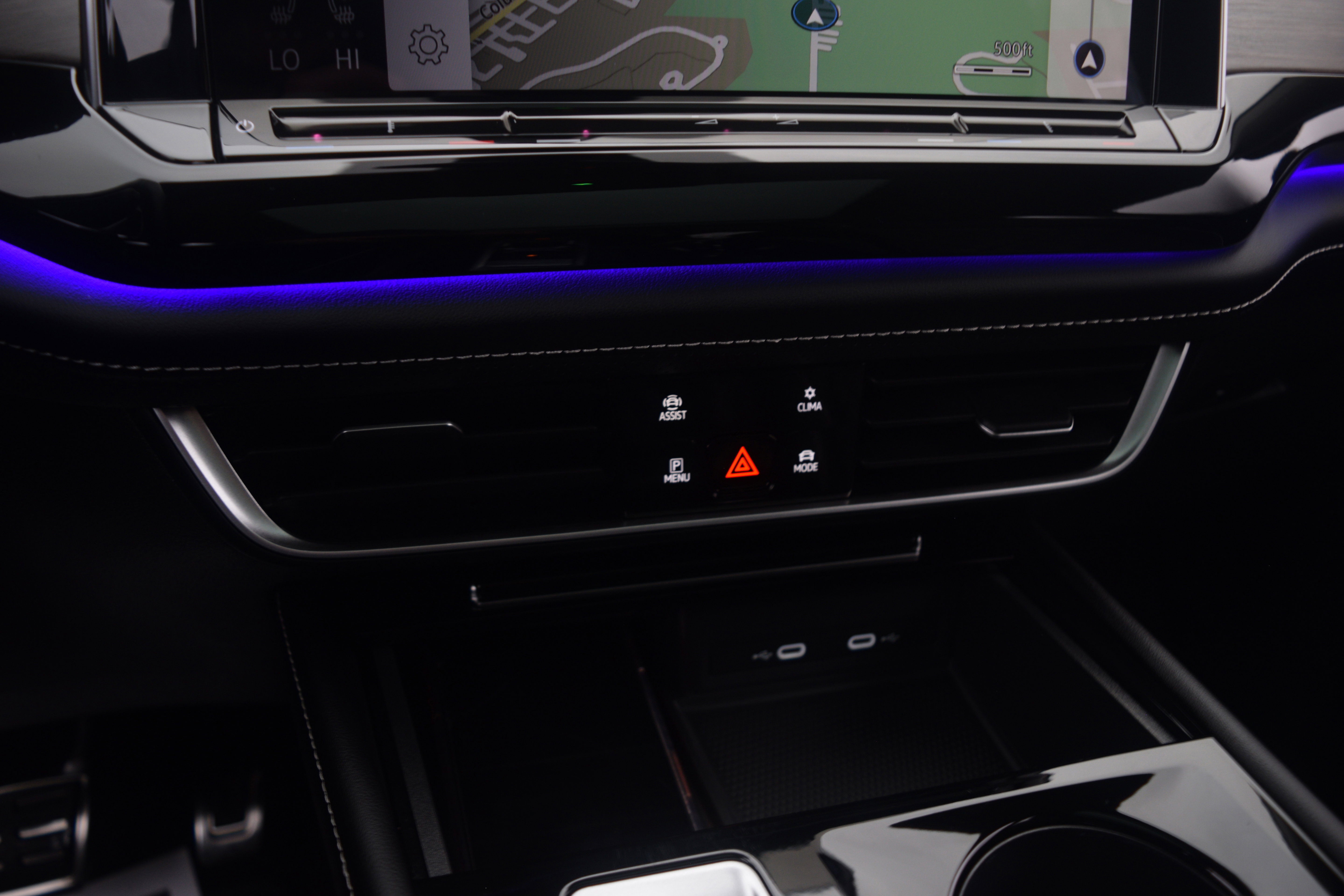 Used 2024 Volkswagen Atlas SEL Premium R-Line image 12