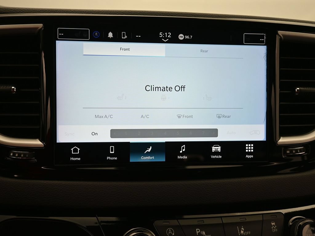 Used 2024 Chrysler Pacifica Touring-L FWD image 10