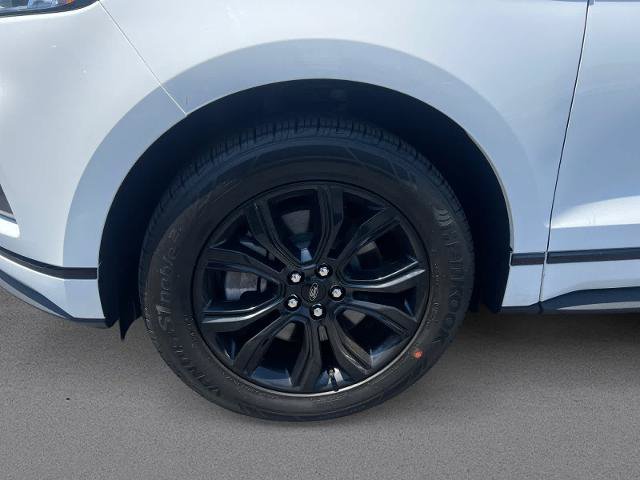 Certified 2024 Ford Edge SE w/ Black Appearance Package AWD/4WD image 9