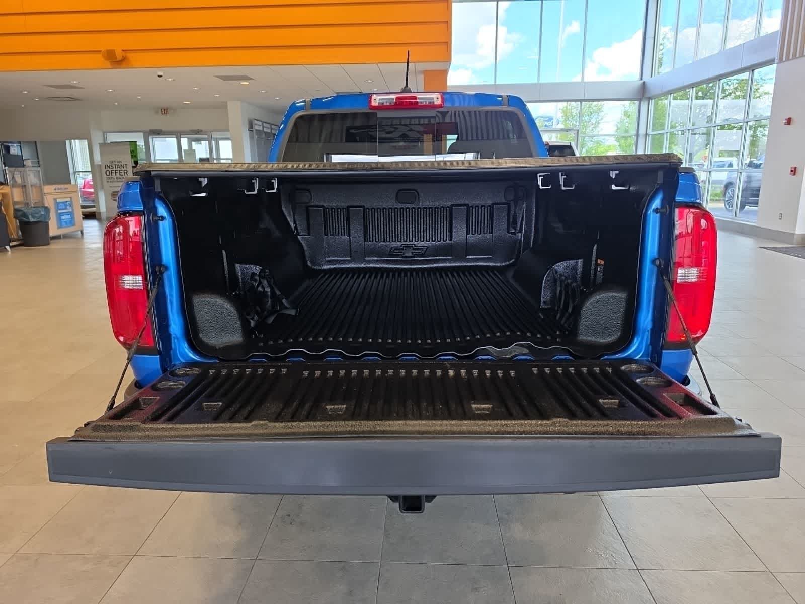 Used 2022 Chevrolet Colorado LT w/ Safety Package AWD/4WD image 32