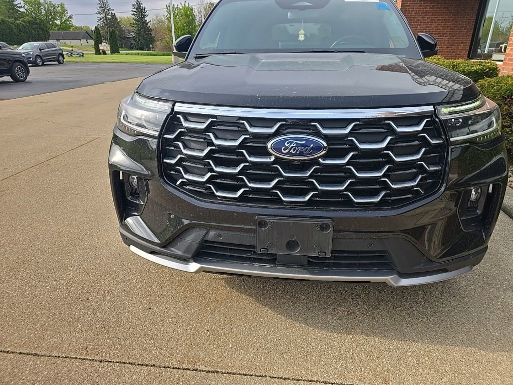 Certified 2025 Ford Explorer Platinum w/ LUX Leather Package AWD/4WD image 2