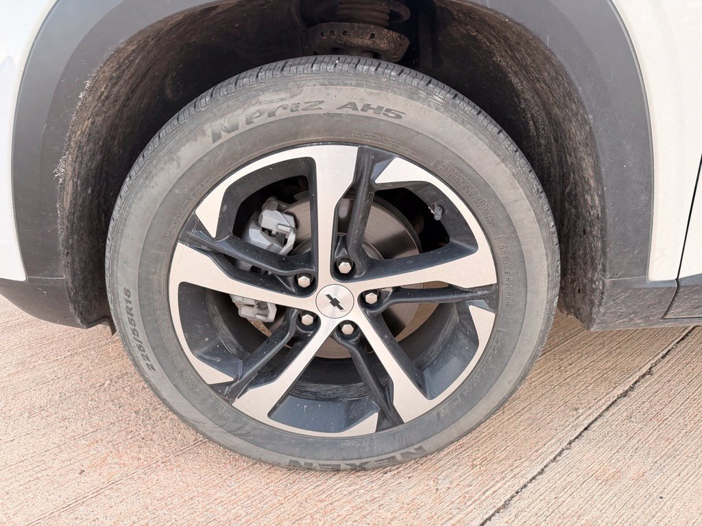 Used 2024 Chevrolet Trax RS FWD image 6