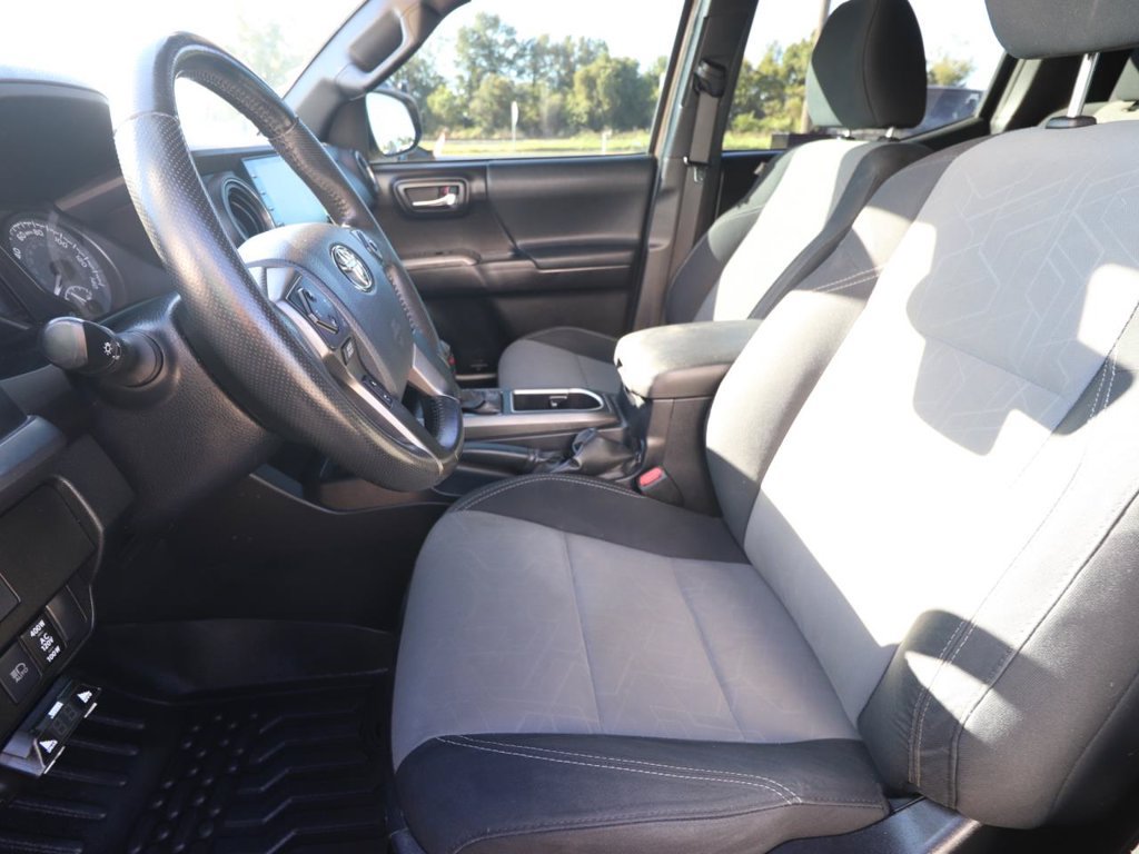 Used 2020 Toyota Tacoma TRD Off-Road RWD image 2