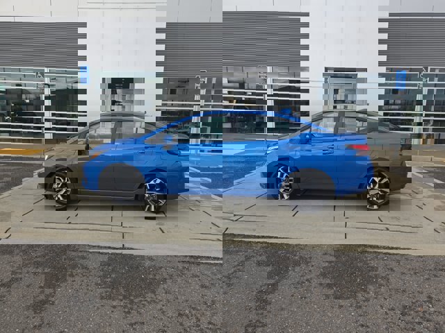 Used 2023 Nissan Versa SV image 2